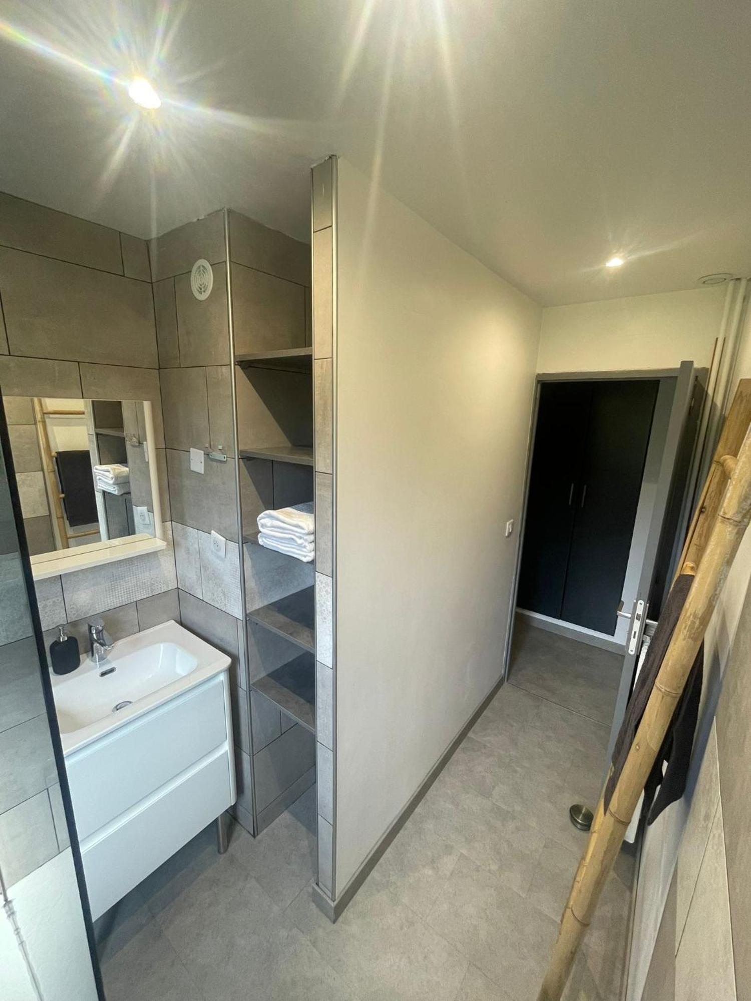Chambre Avec Salle D'Eau Privee Dans Appartement Partage 200 M Du Tram Montpellier Eksteriør billede