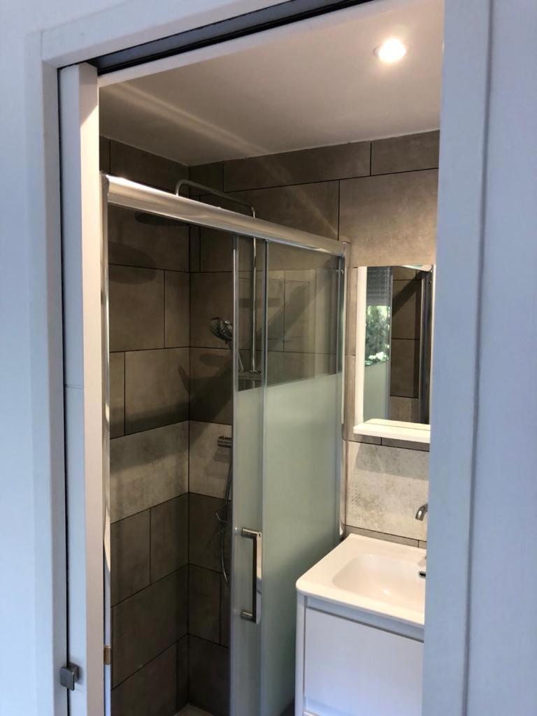 Chambre Avec Salle D'Eau Privee Dans Appartement Partage 200 M Du Tram Montpellier Værelse billede